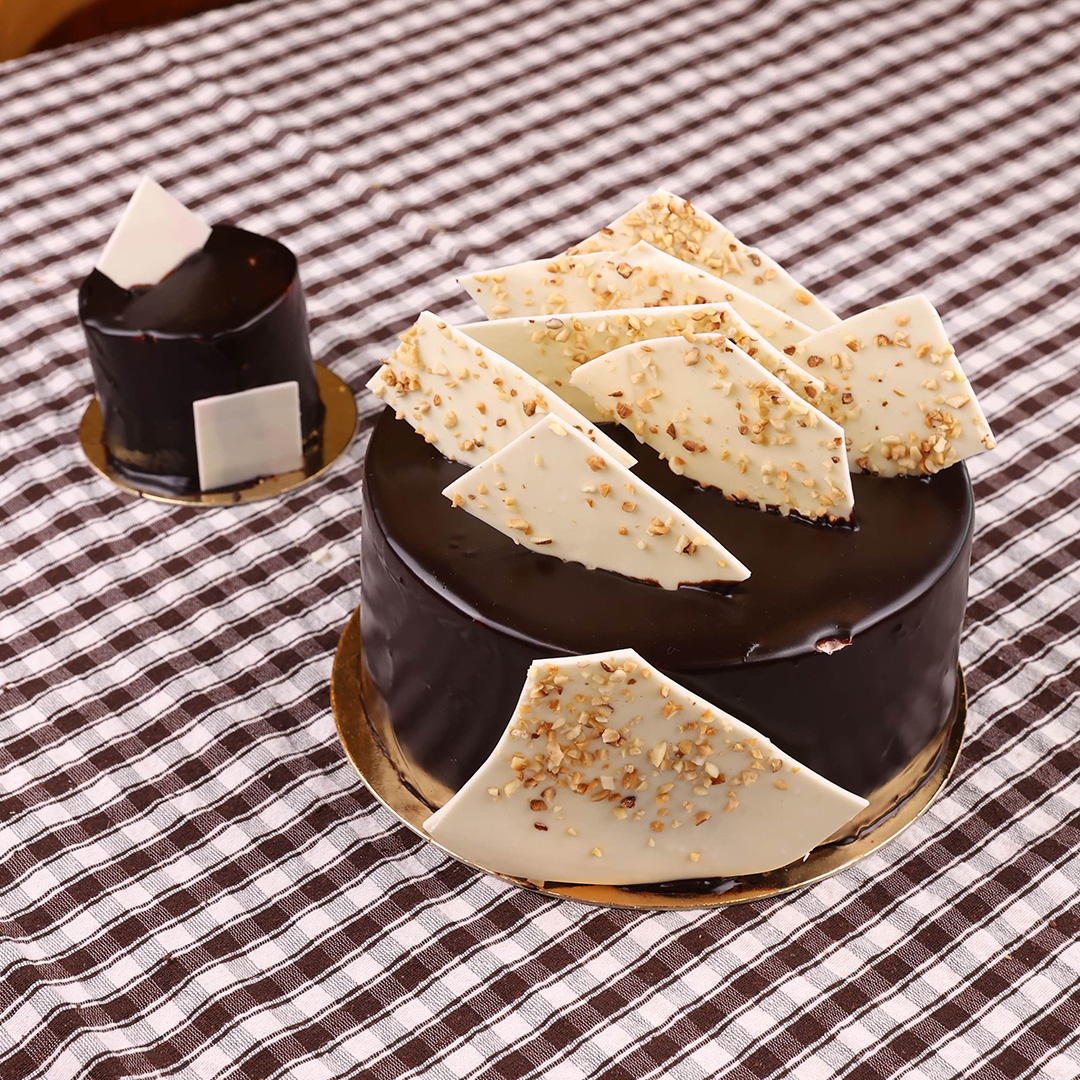 ÇİKOLATALI PASTA